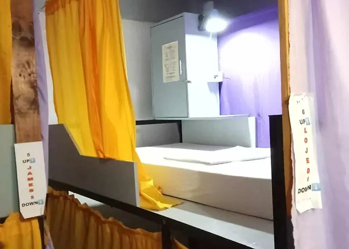 Auberge de jeunesse Sl Bedspace Transient House *