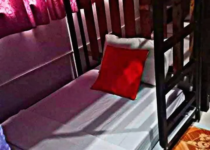 Auberge de jeunesse Sl Bedspace Transient House